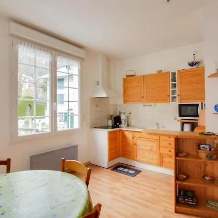 T2 Avec Terrasse, Coin Nuit, Parking Et Proximite Telecabine - 4 Pers. - Fr-1-401-66 Daire Cauterets