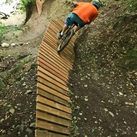 T2 Avec Terrasse, Coin Nuit, Parking Et Proximite Telecabine - 4 Pers. - Fr-1-401-66 Cauterets