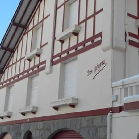 T2 Avec Terrasse, Coin Nuit, Parking Et Proximite Telecabine - 4 Pers. - Fr-1-401-66 דירה